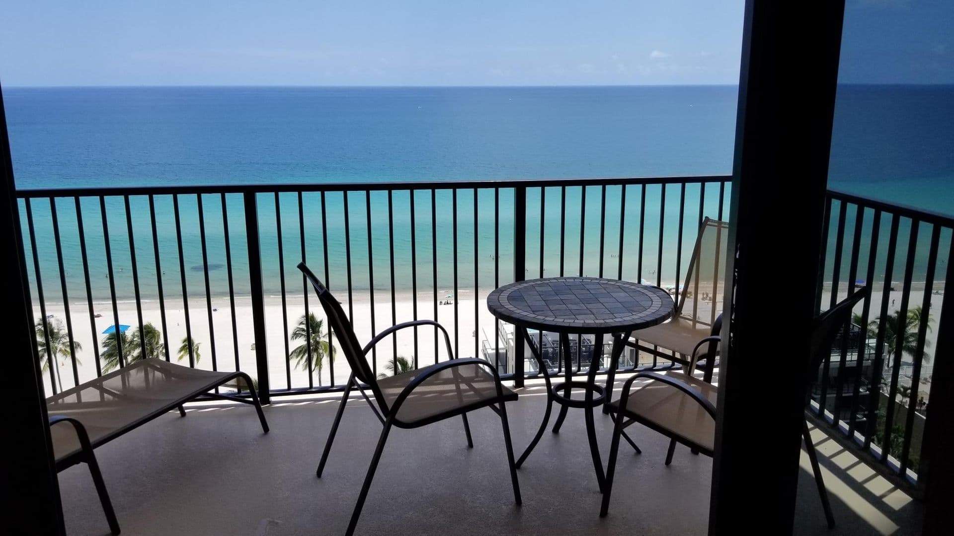Hollywood House: 2101 South Ocean Dr. Unit 1712