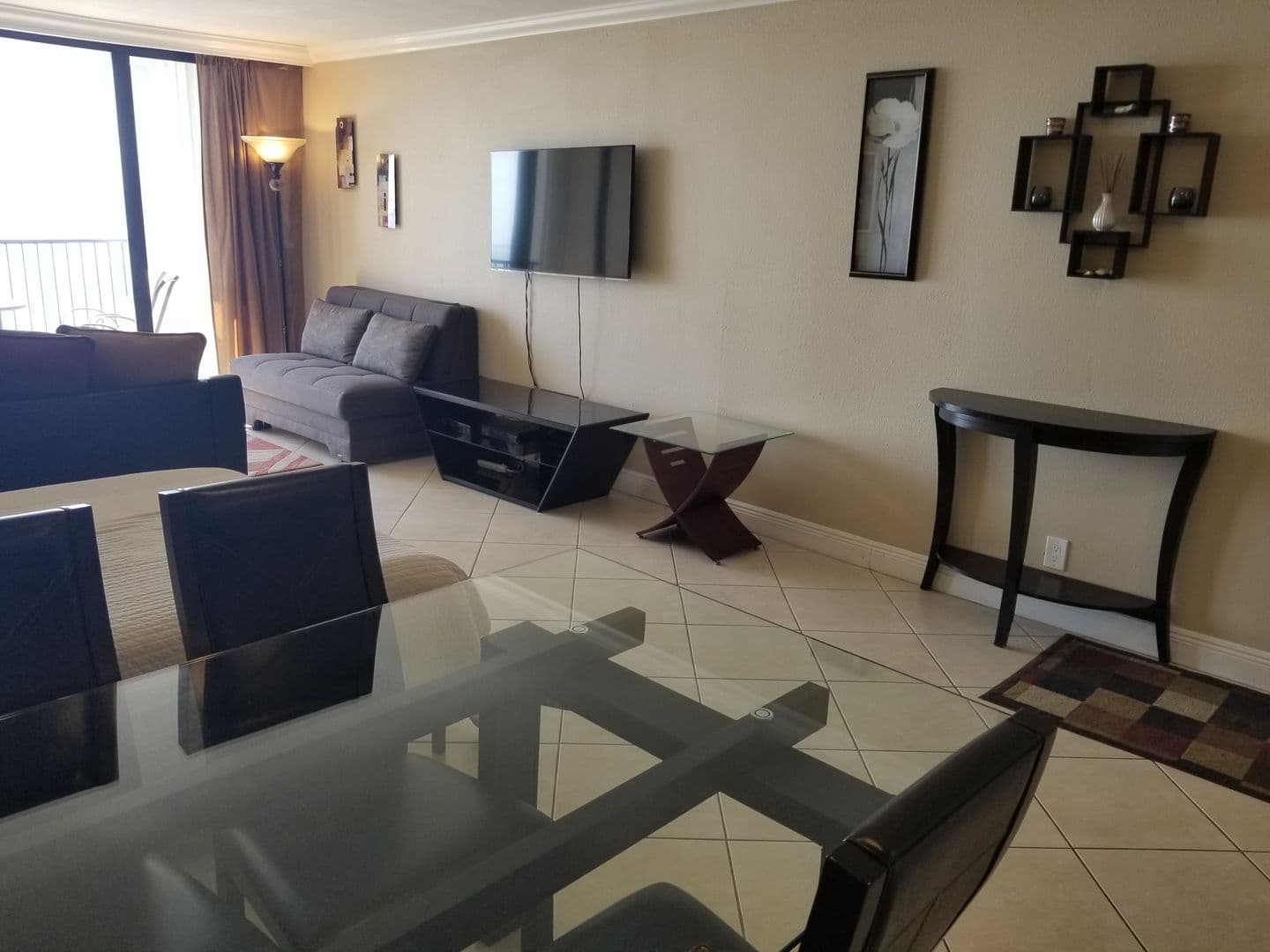 Hollywood House: 2101 South Ocean Dr. Unit 1712