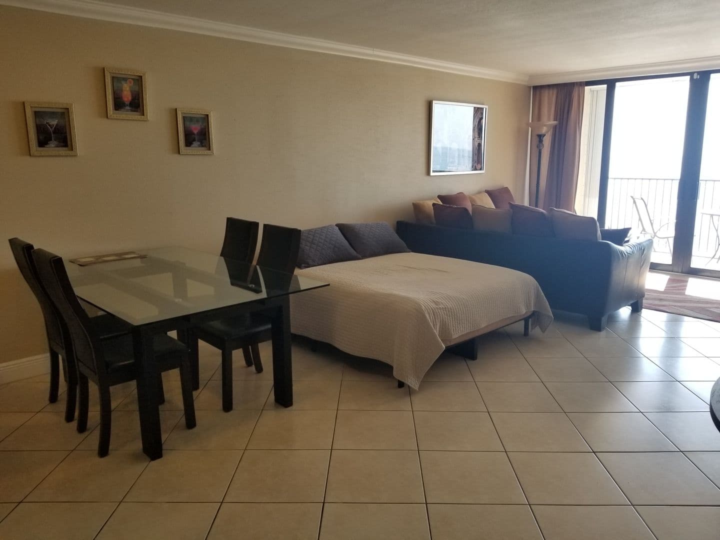 Hollywood House: 2101 South Ocean Dr. Unit 1712