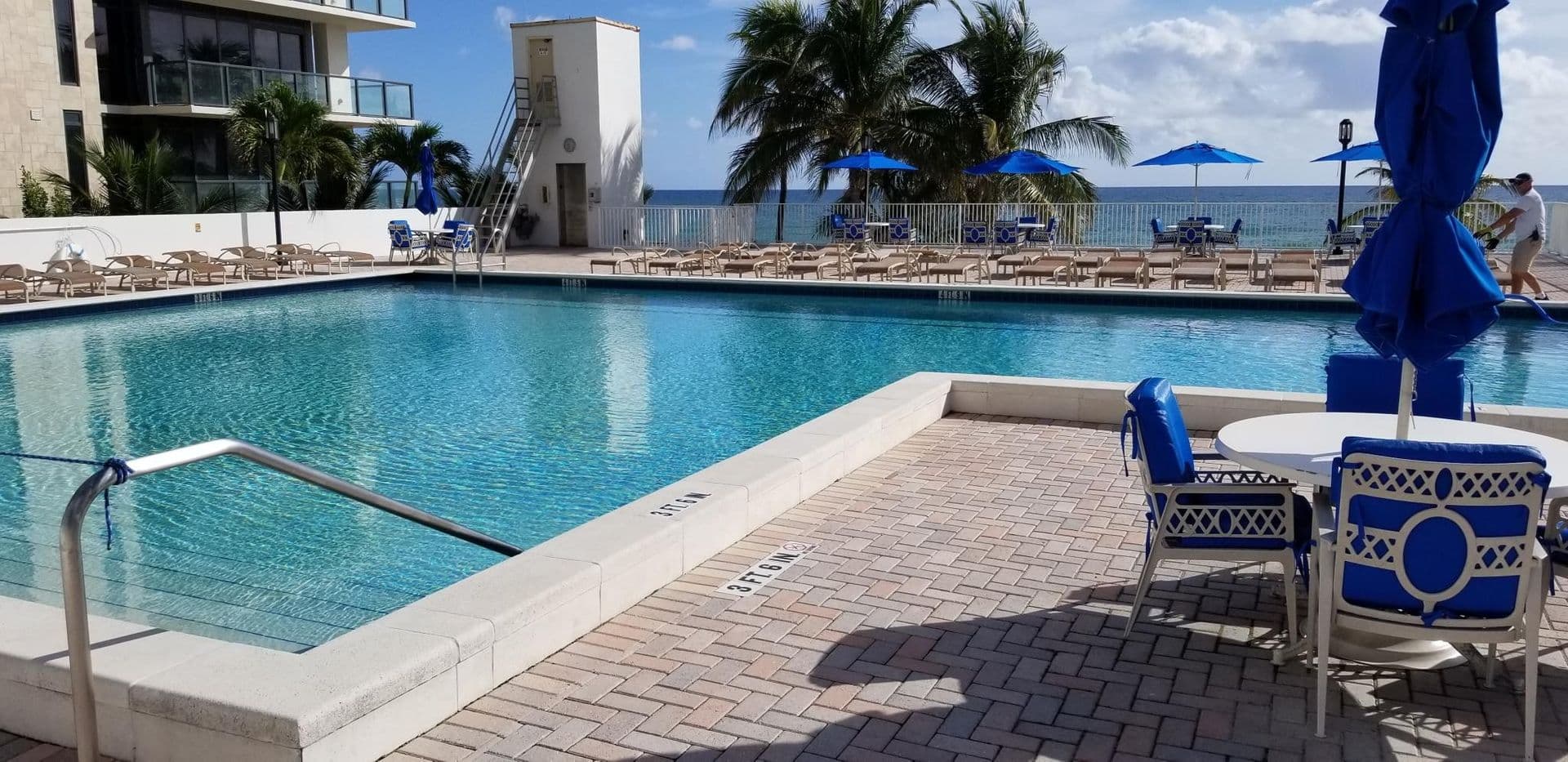 Hollywood House: 2101 South Ocean Dr. Unit 1712