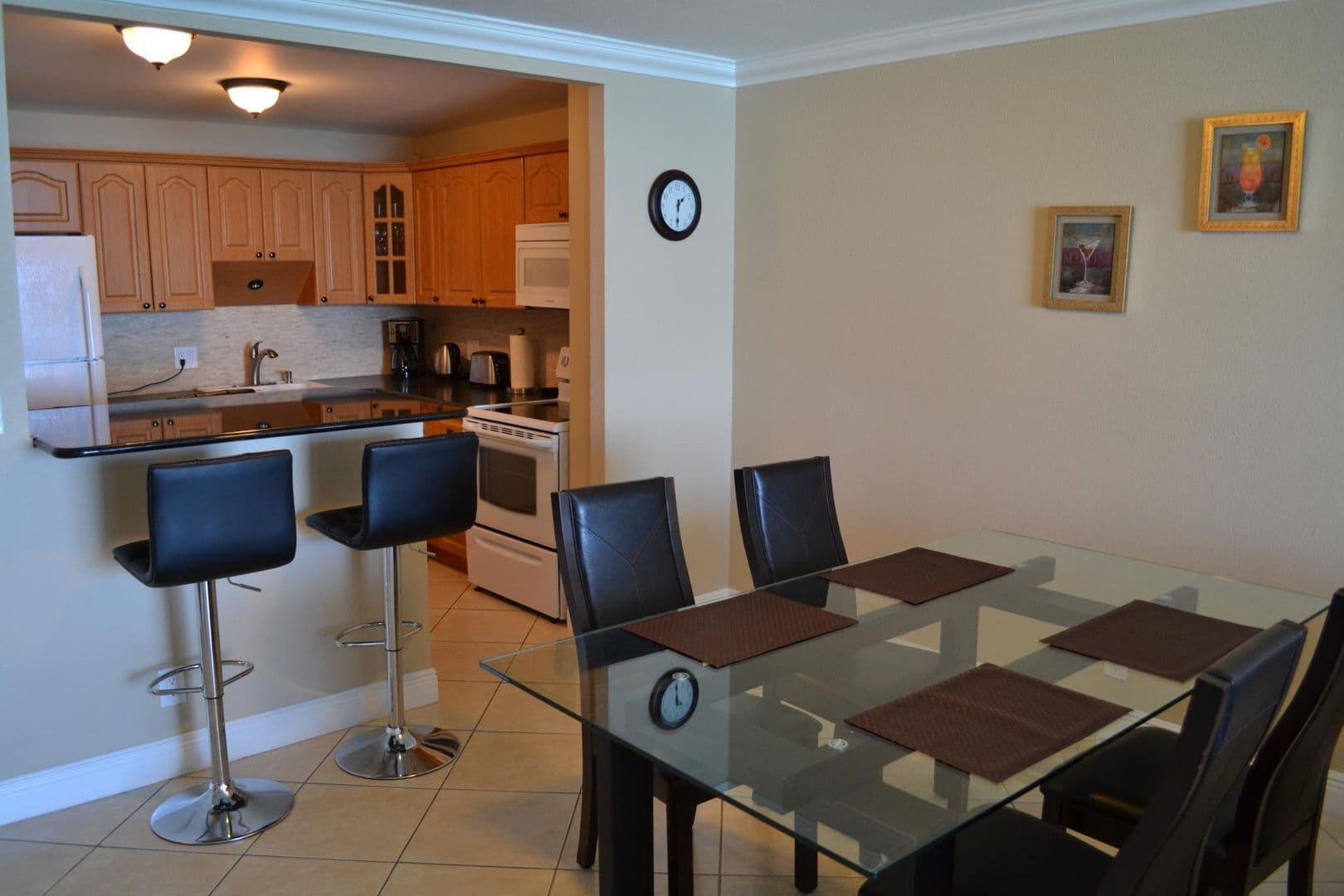 Hollywood House: 2101 South Ocean Dr. Unit 1712