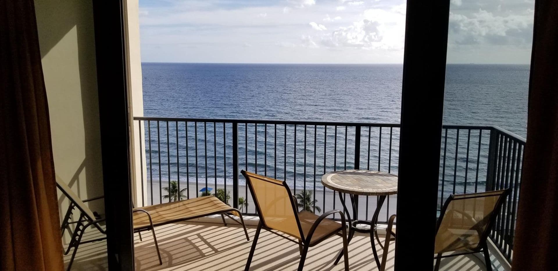 Hollywood House: 2101 South Ocean Dr. Unit 1712