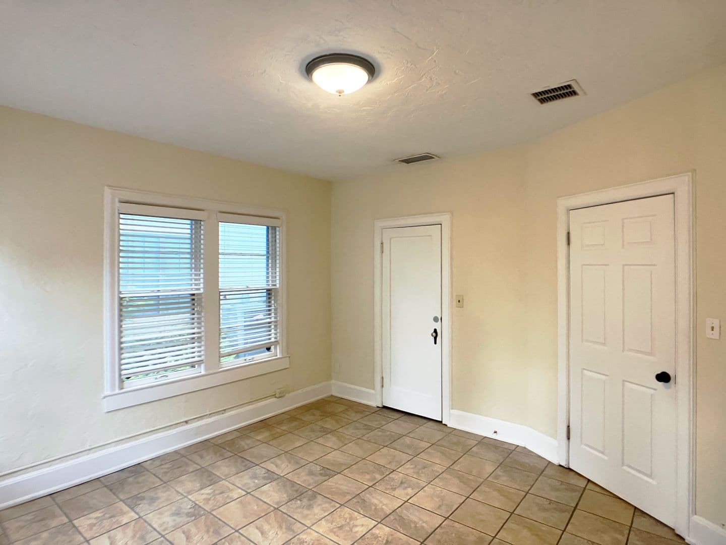 Gainesville Apartment: 919 SW 5th Avenue