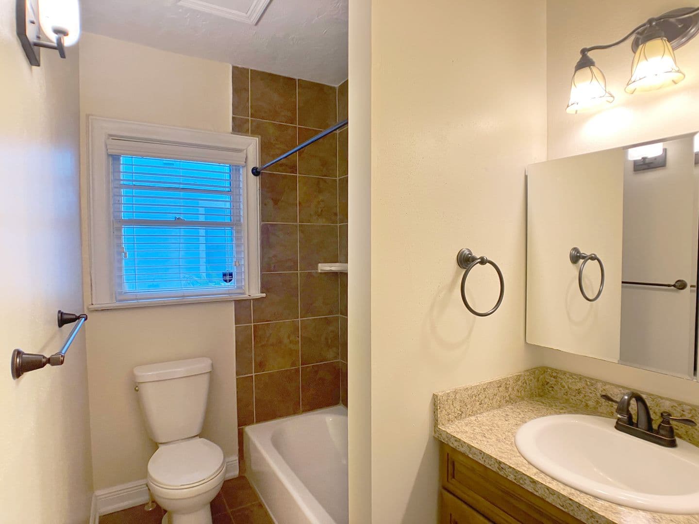 Gainesville Apartment: 919 SW 5th Avenue