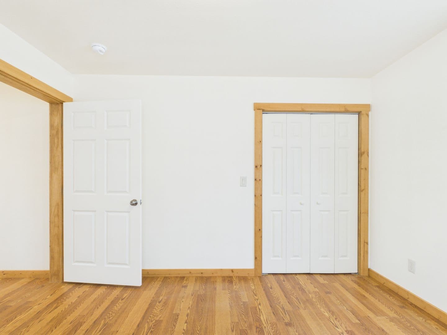 Fredericksburg House: 1124 Thiele Dr