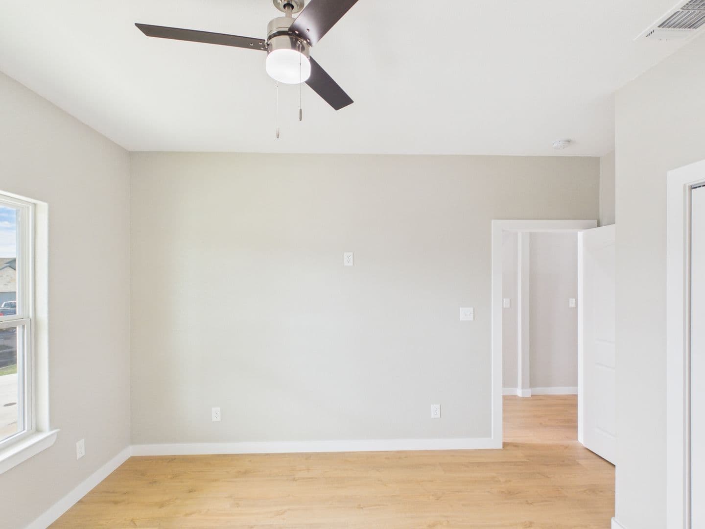 Fredericksburg House: 126 Feather Way