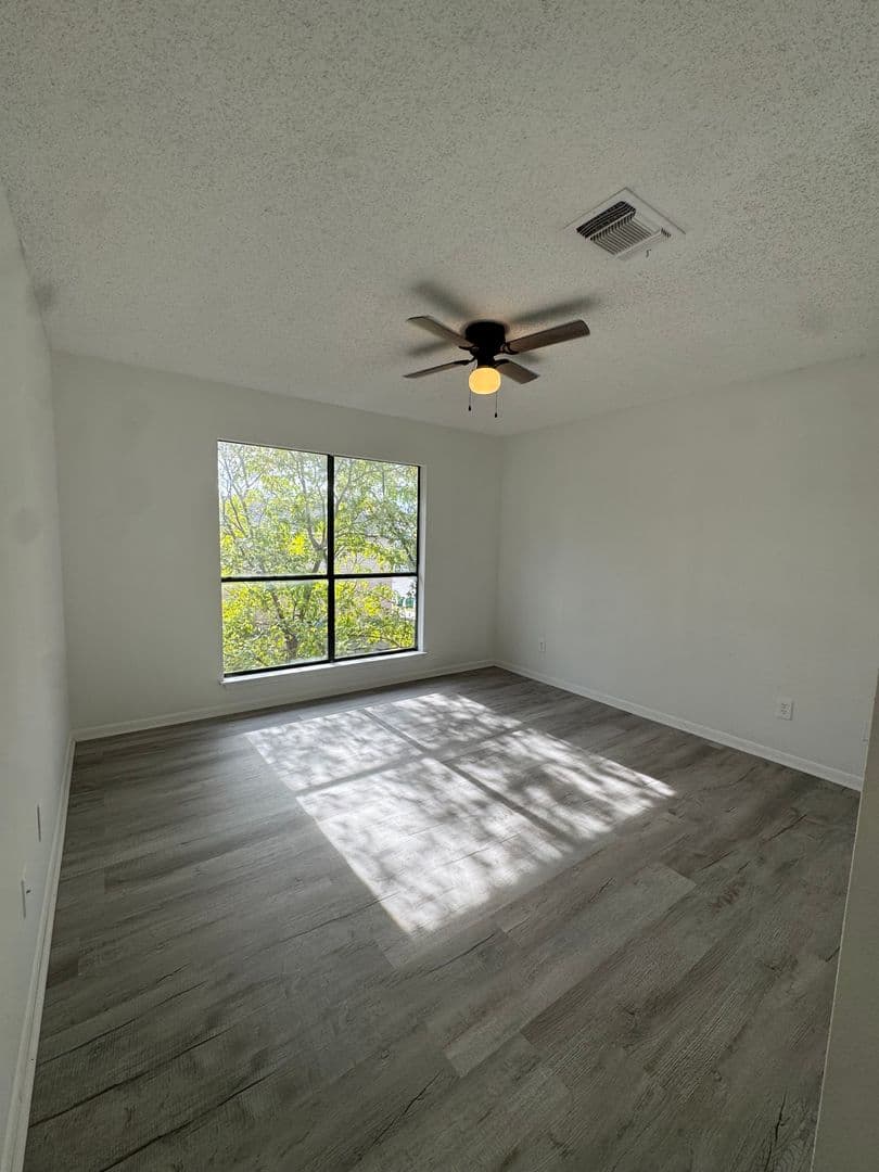Marble Falls Apartment: 1601 Stoney Ridge Court