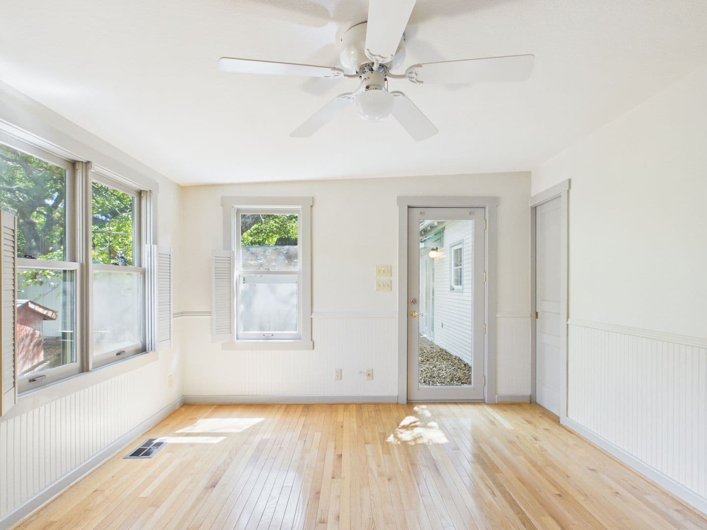 Fredericksburg House: 606 W Austin St