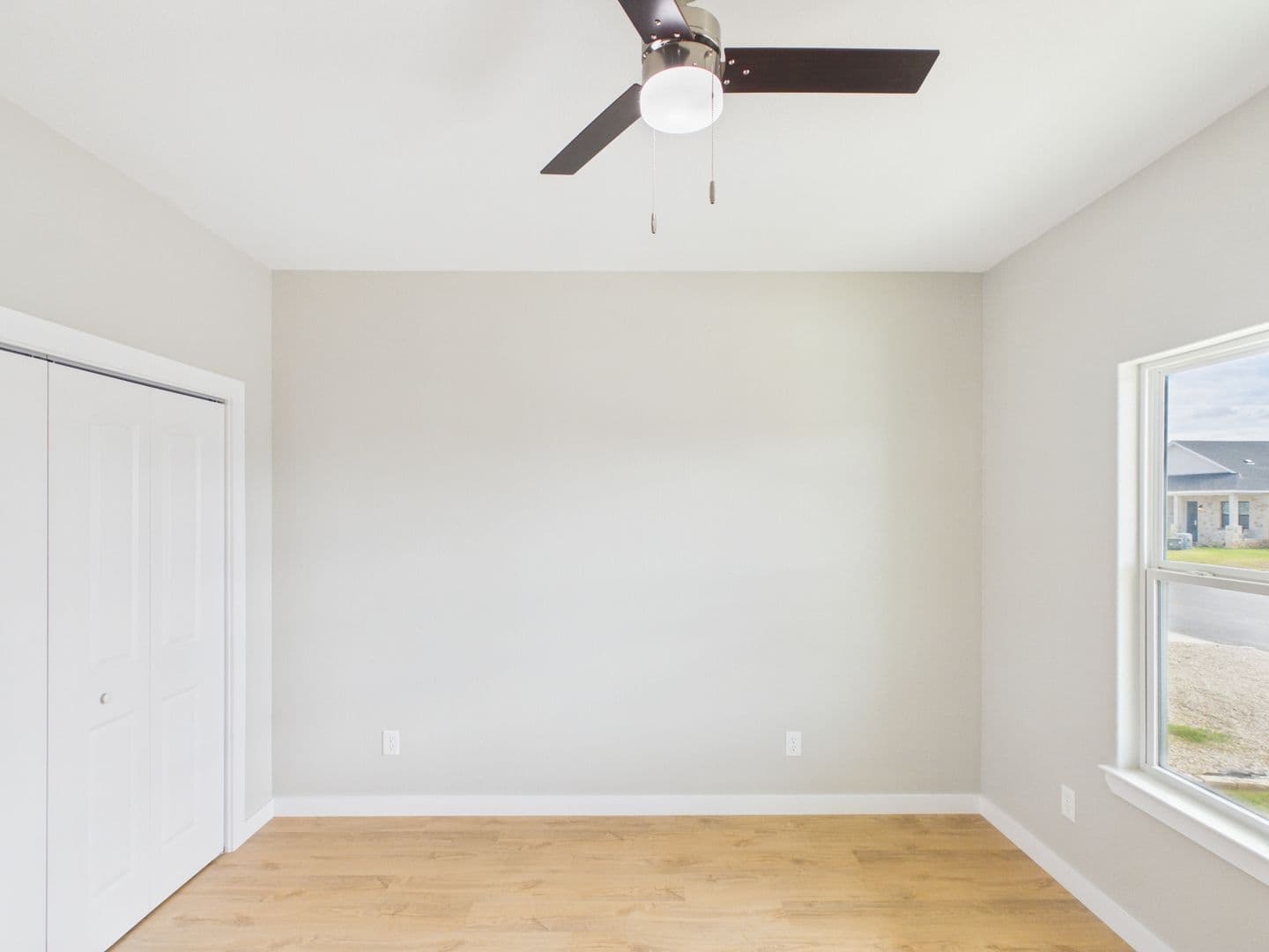 Fredericksburg House: 126 Feather Way