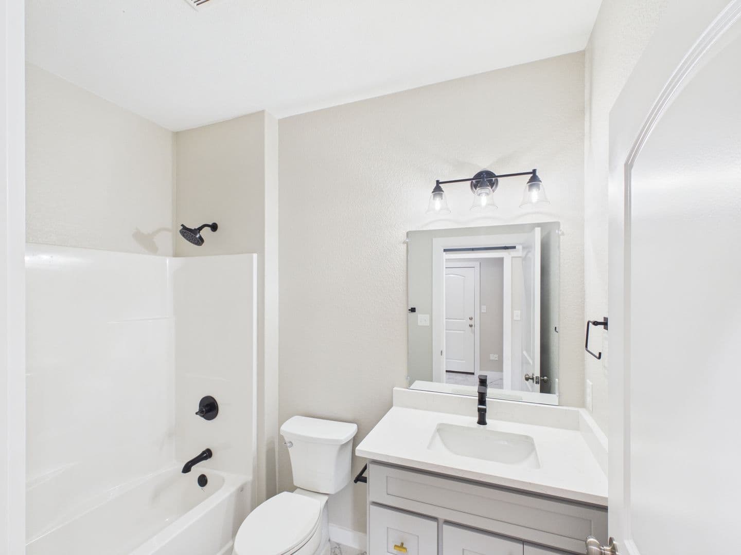 Fredericksburg House: 126 Feather Way