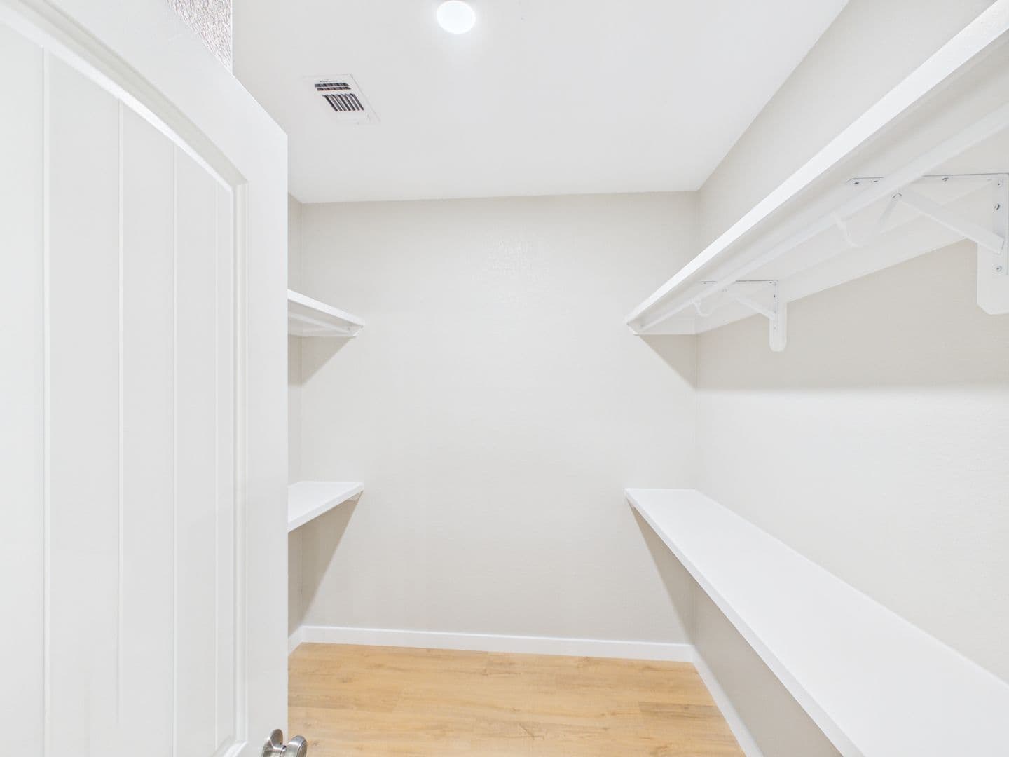 Fredericksburg House: 126 Feather Way