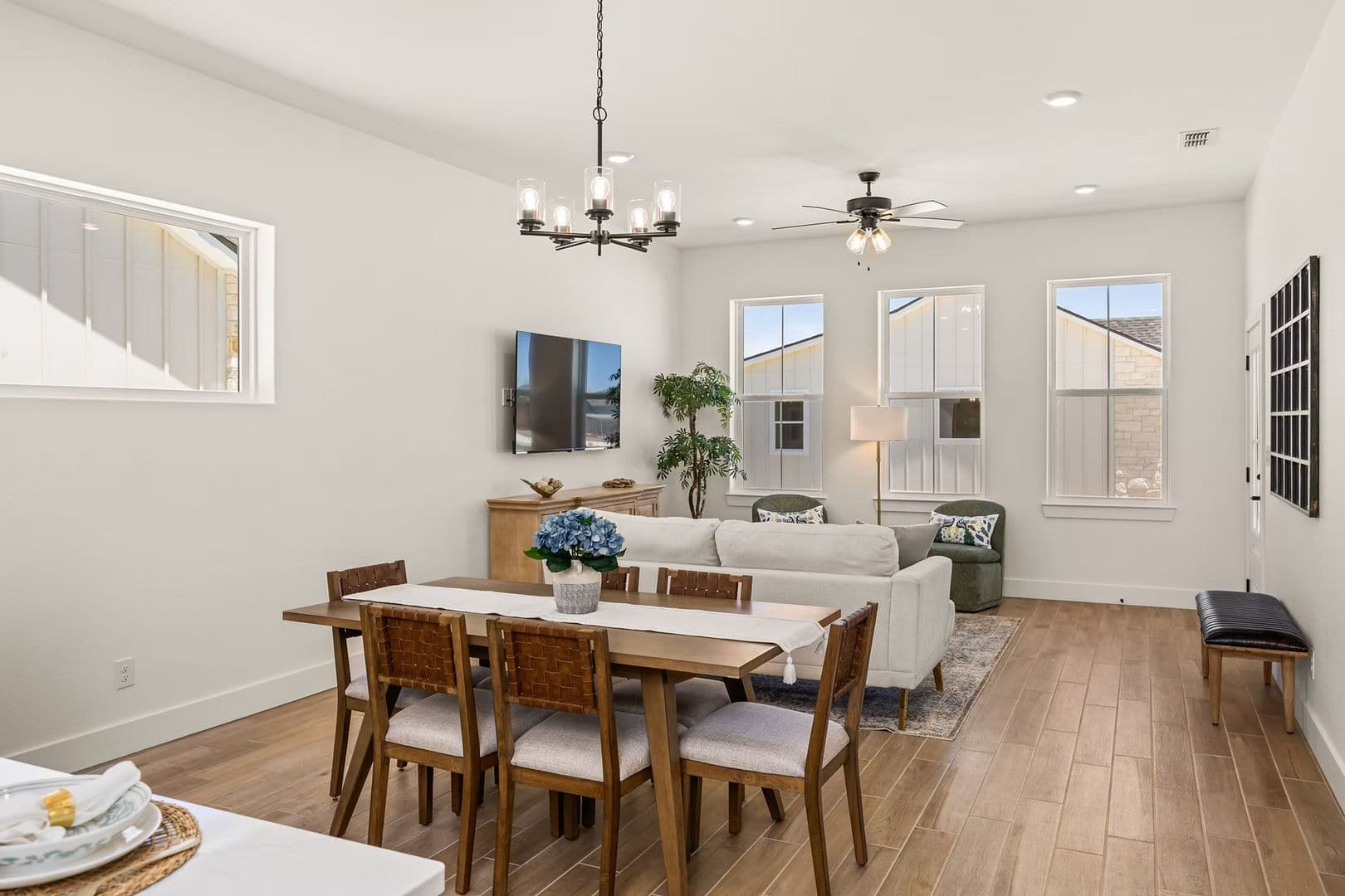 Fredericksburg House: 802 S Creek St Unit 103