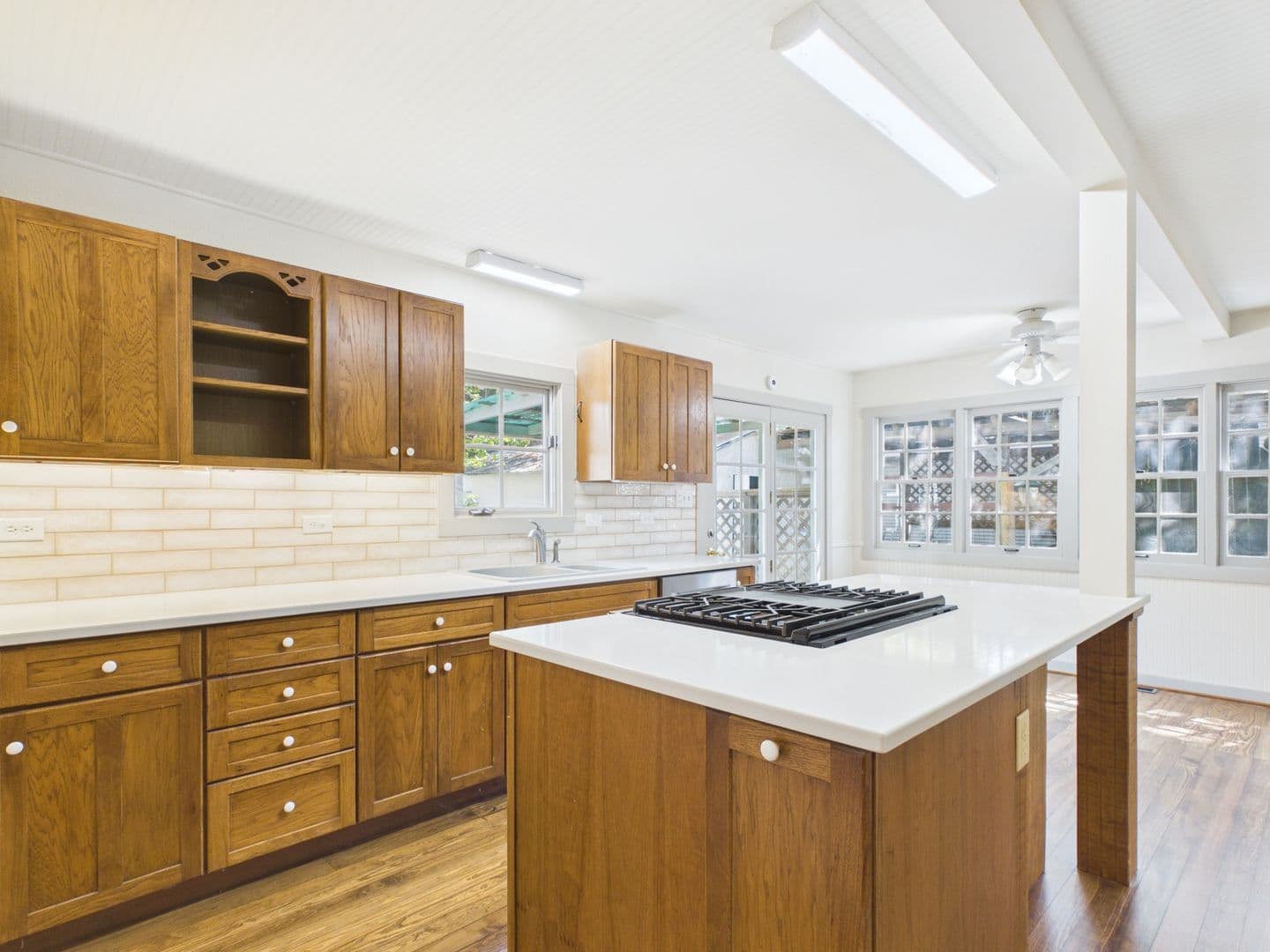 Fredericksburg House: 606 W Austin St