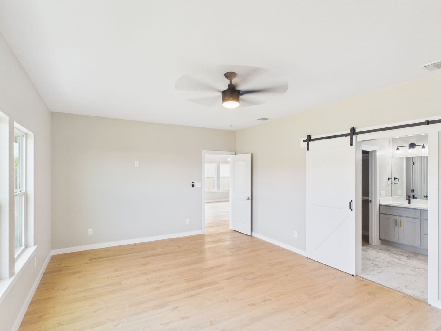 Fredericksburg House: 126 Feather Way