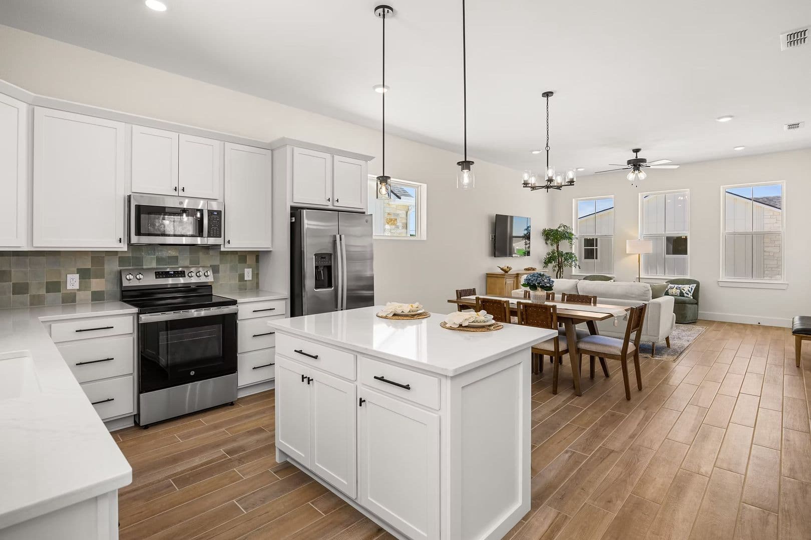 Fredericksburg House: 802 S Creek St Unit 103
