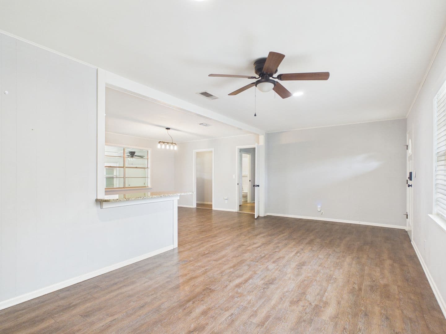 Fredericksburg House: 207 Skylark