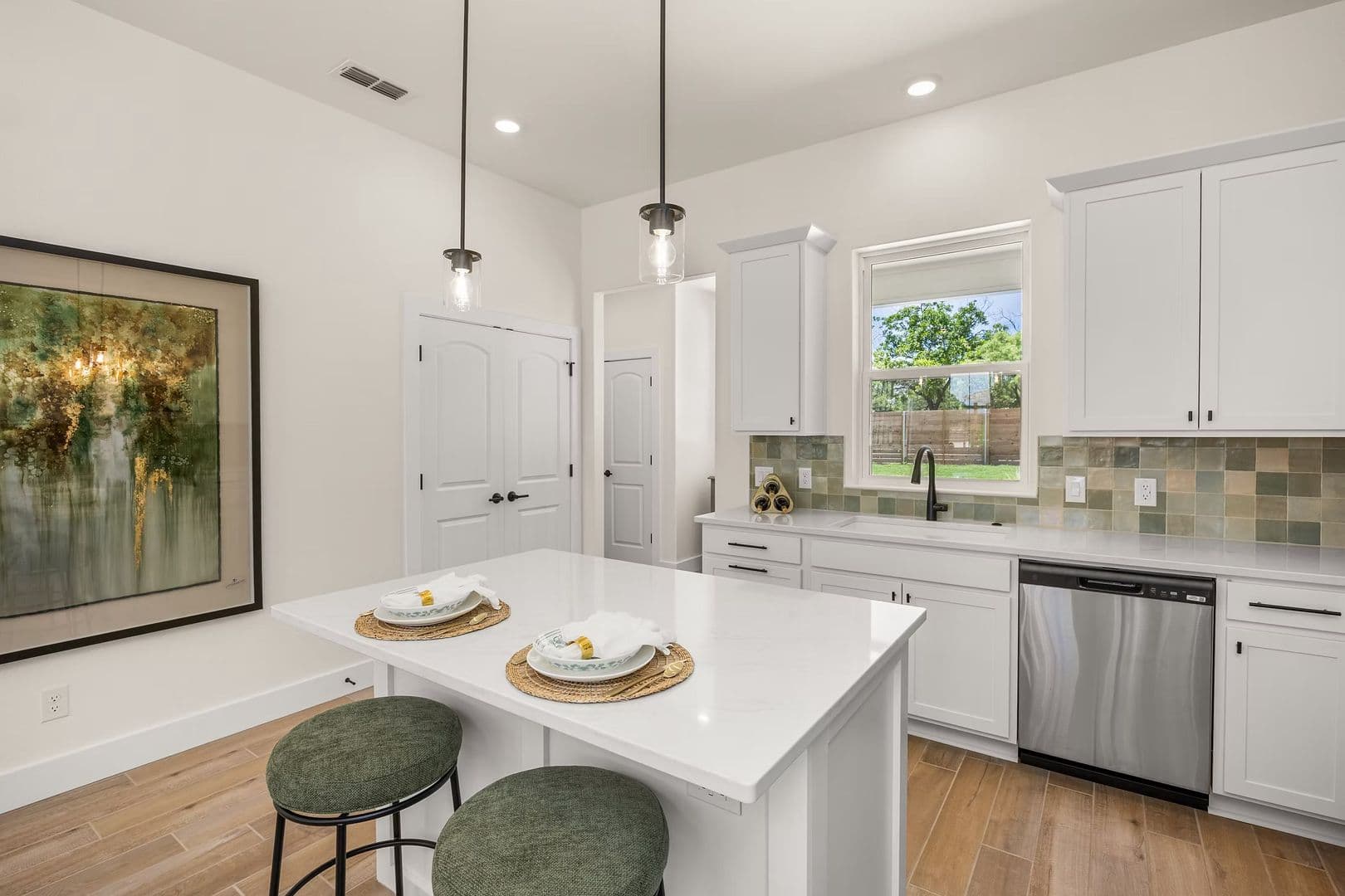 Fredericksburg House: 802 S Creek St Unit 103