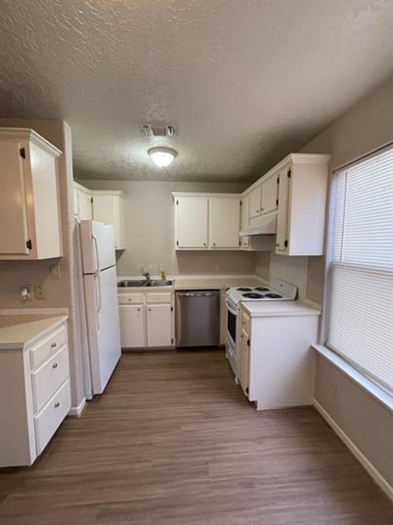 Fredericksburg Apartment: 296 Friendship Ln. Building 6