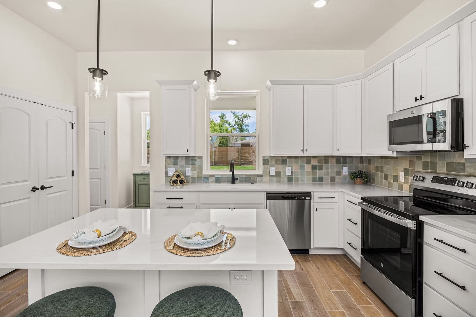 Fredericksburg House: 802 S Creek St Unit 103
