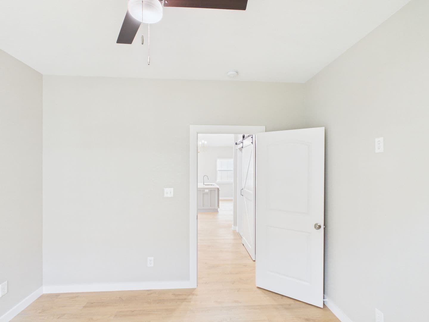 Fredericksburg House: 126 Feather Way