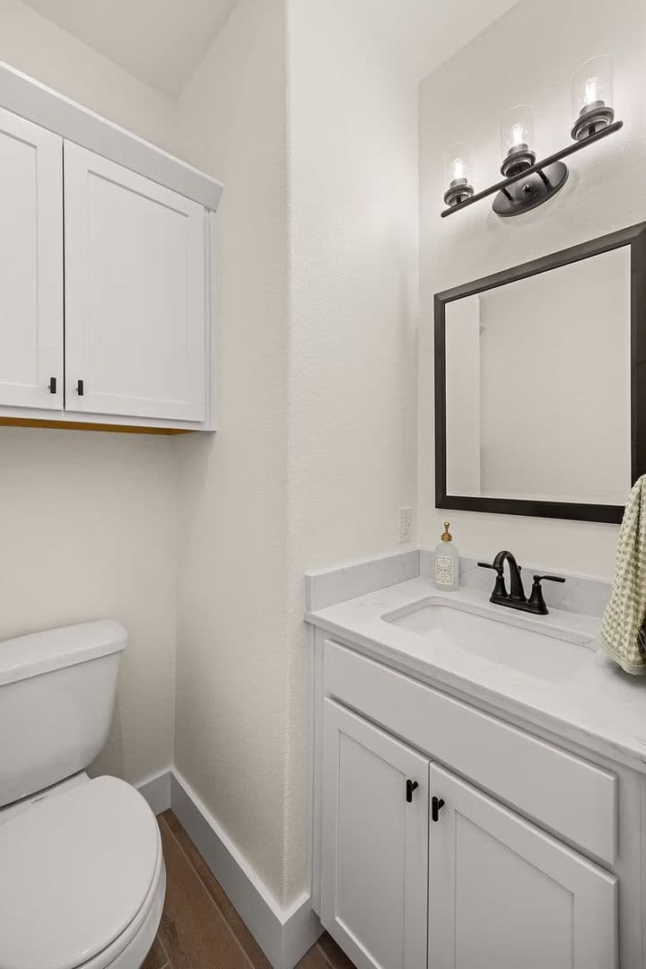 Fredericksburg House: 802 S Creek St Unit 103