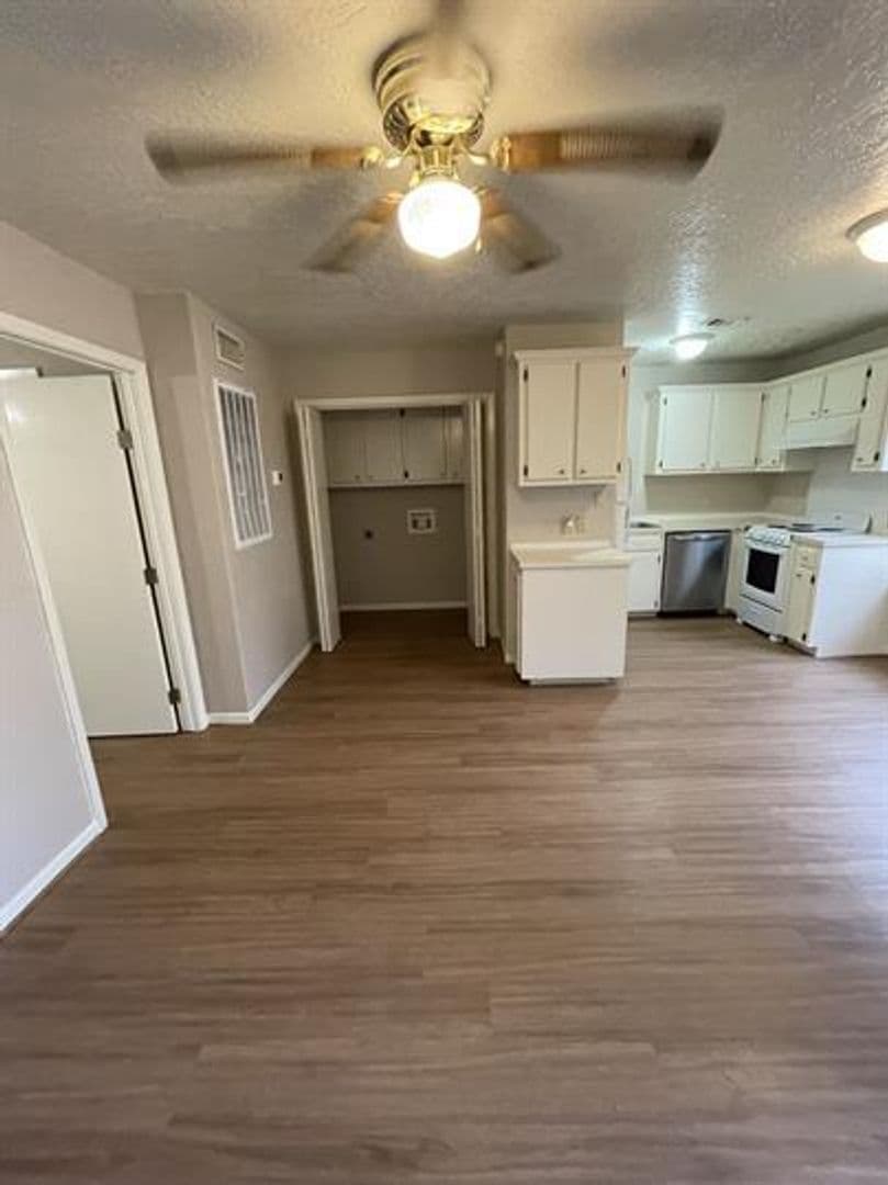 Fredericksburg Apartment: 296 Friendship Ln. Building 6