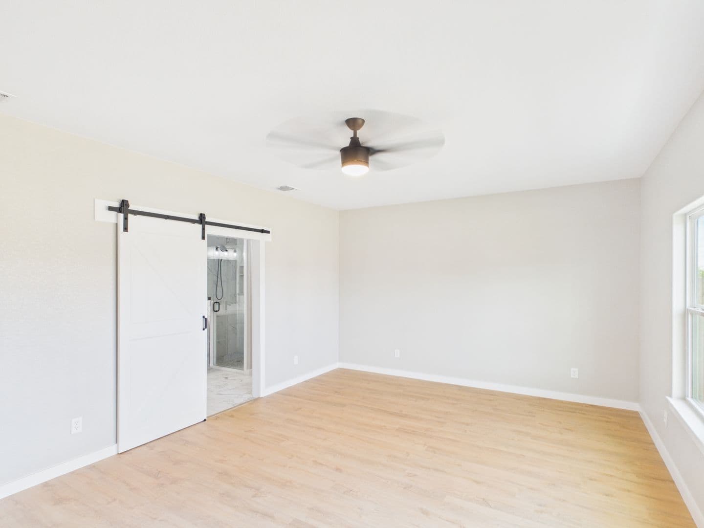 Fredericksburg House: 126 Feather Way