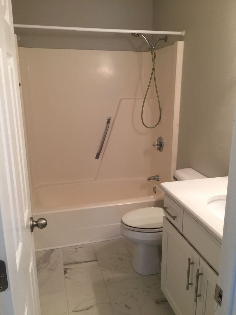 Fayetteville Apartment: 904 Norwood