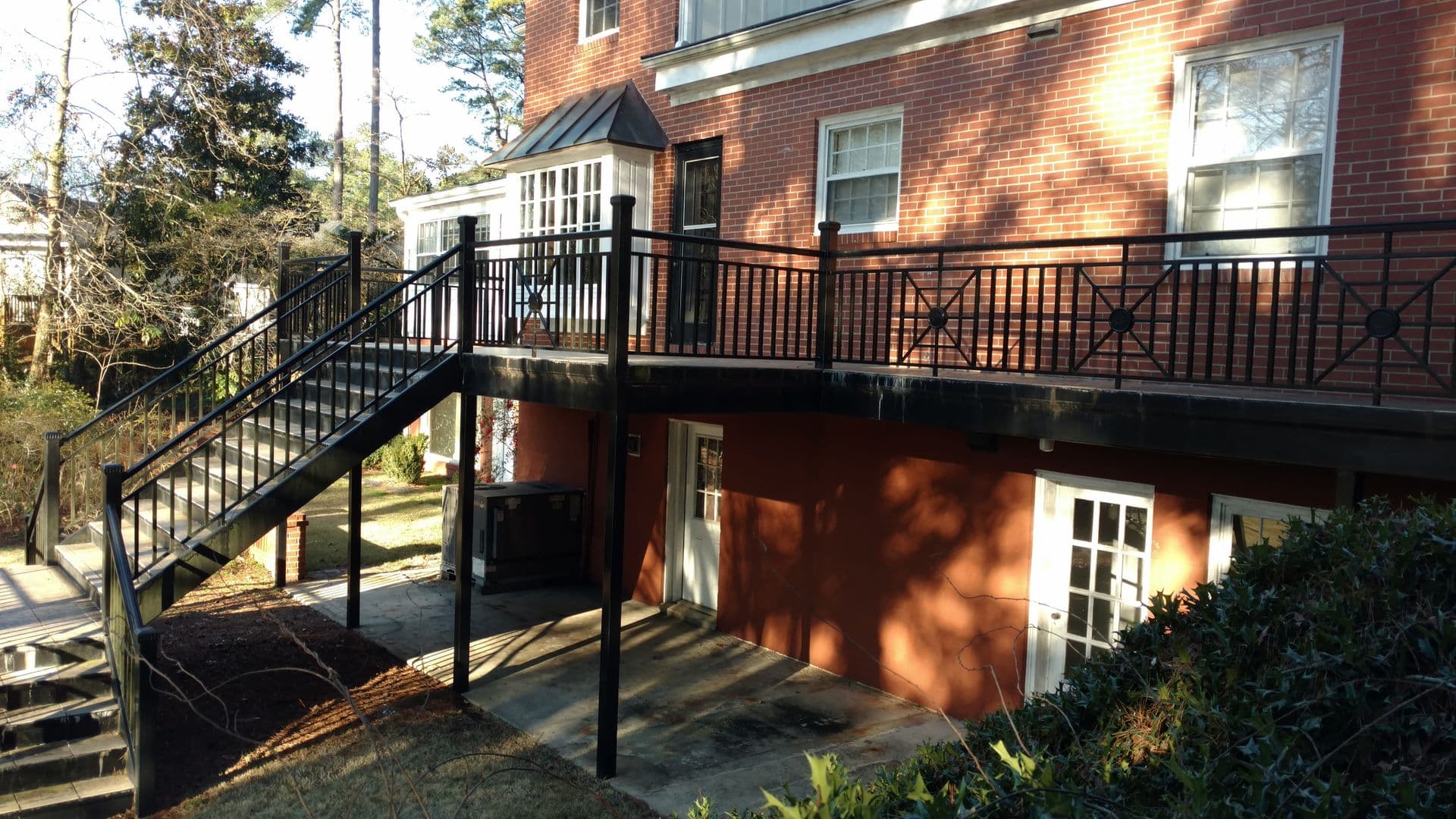 Fayetteville House: 1809 Lakeshore Drive