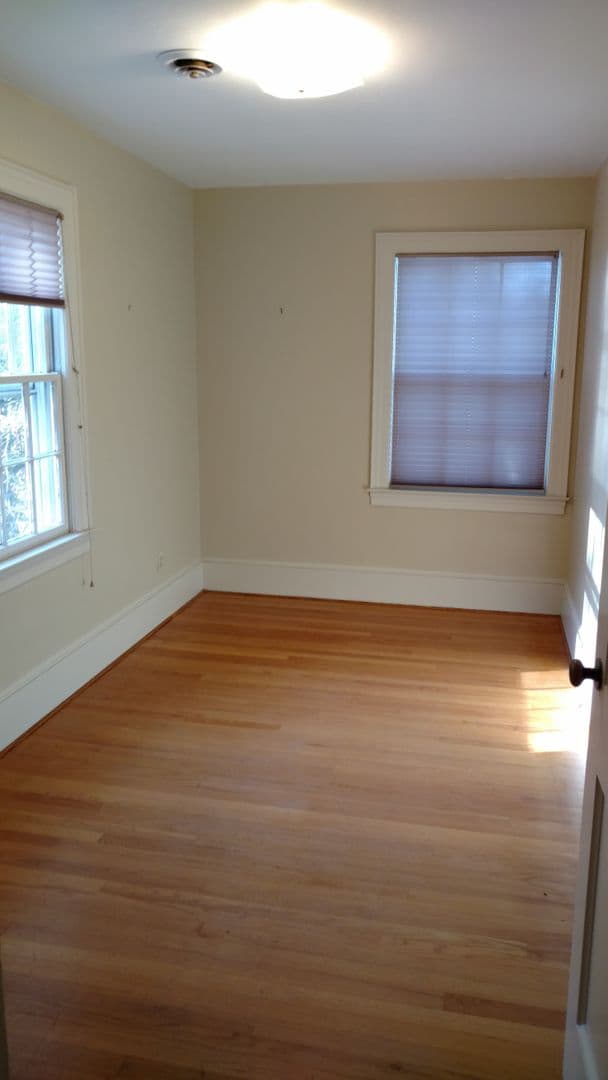 Fayetteville House: 1809 Lakeshore Drive