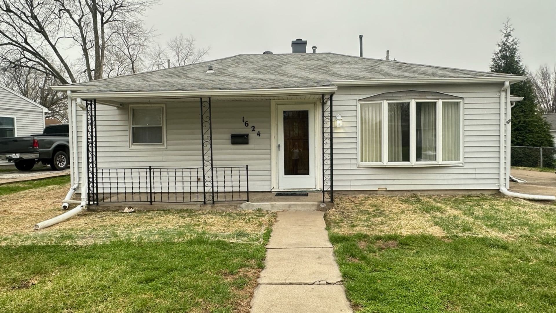 Quincy House: 1624 Melrose