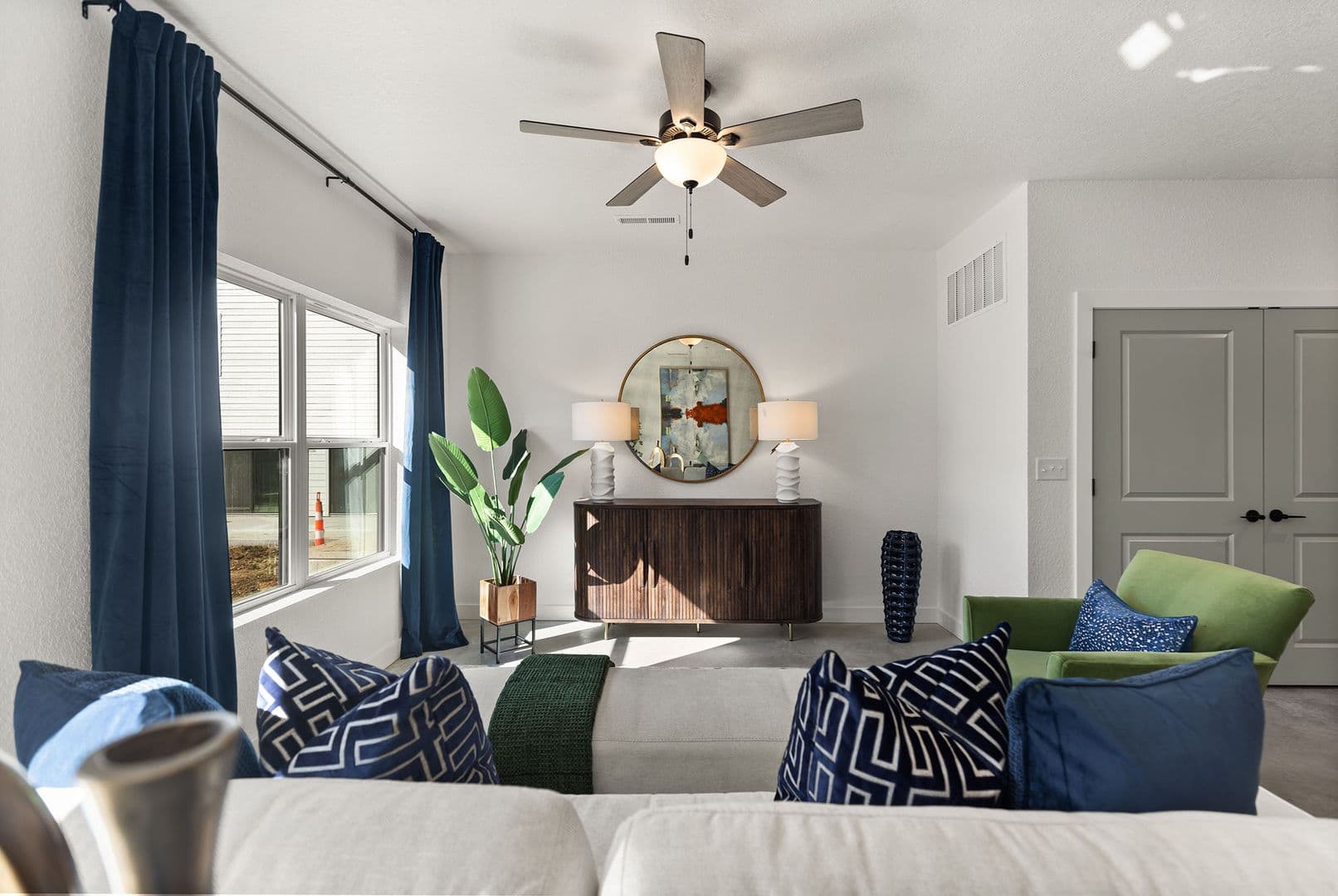Quincy Townhome: 201 S 8th