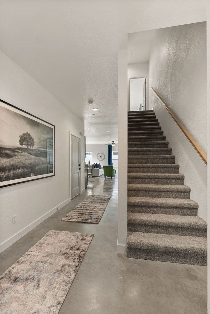 Quincy Townhome: 201 S 8th