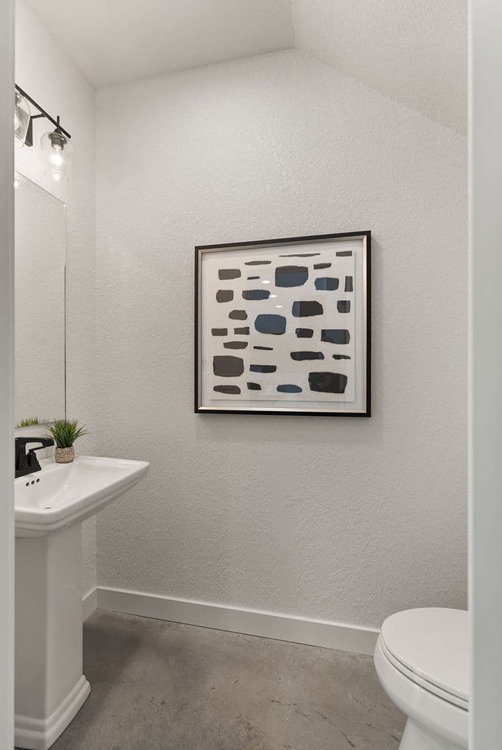 Quincy Townhome: 201 S 8th