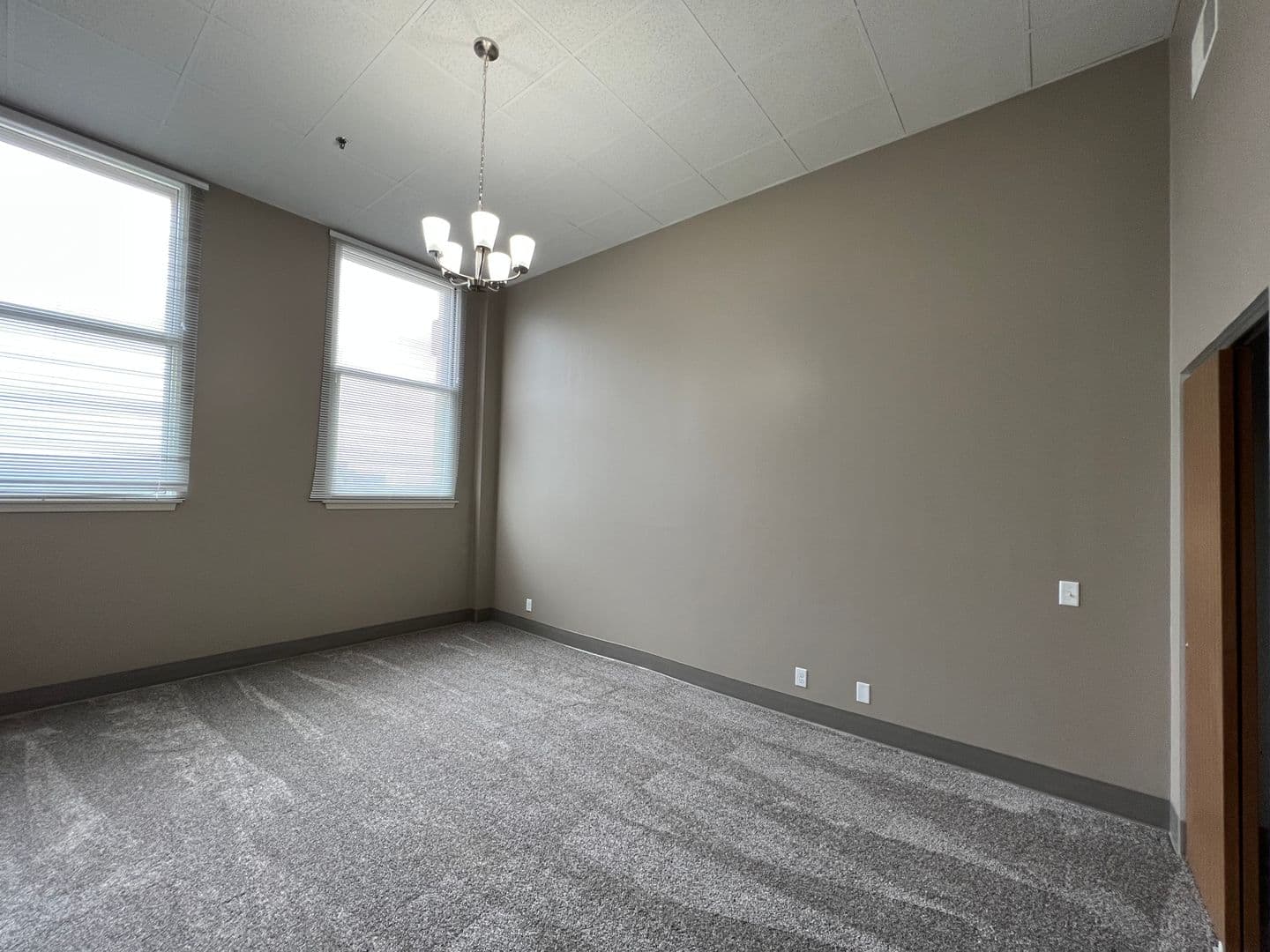 Quincy Apartment: 500 Maine St.
