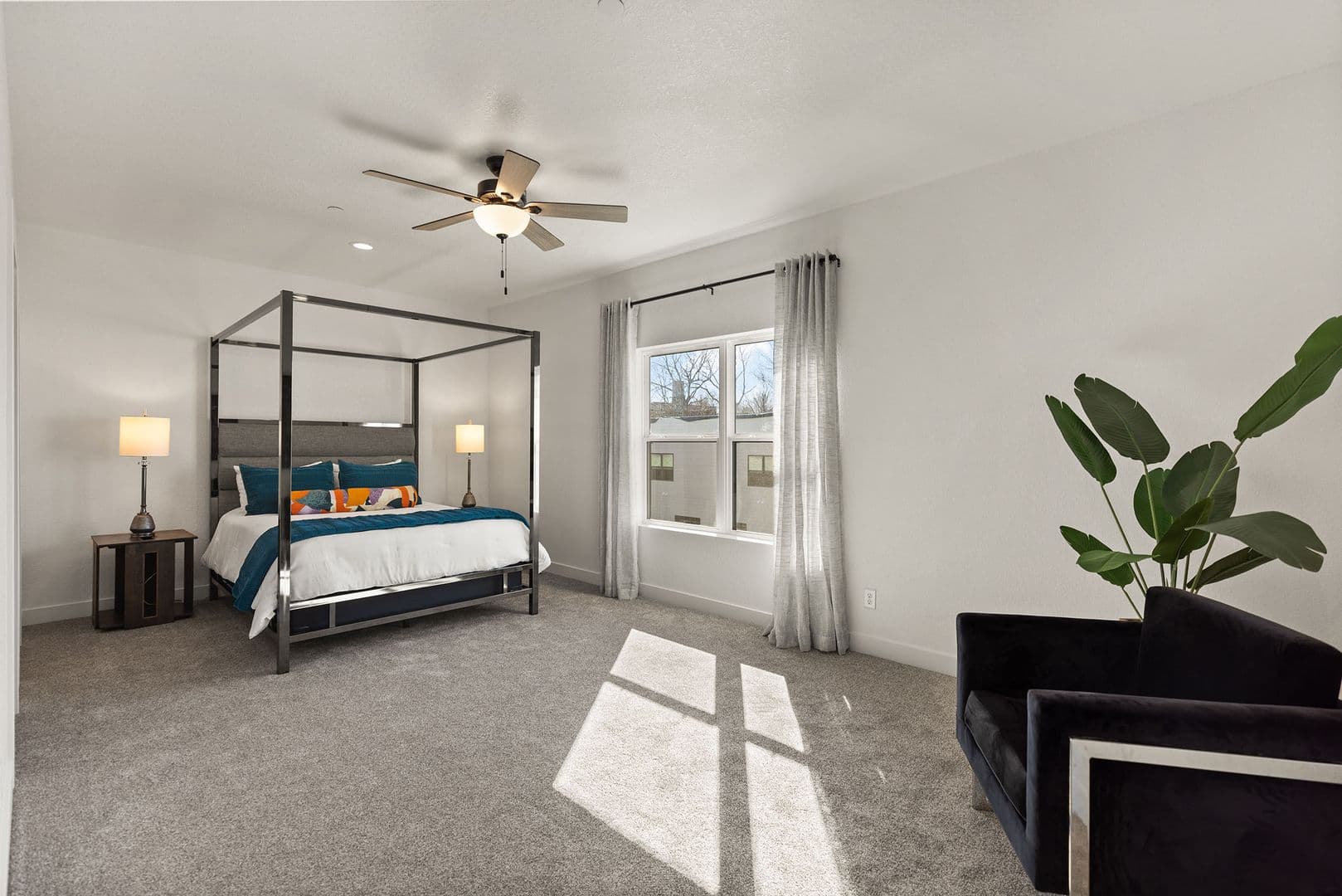 Quincy Townhome: 201 S 8th