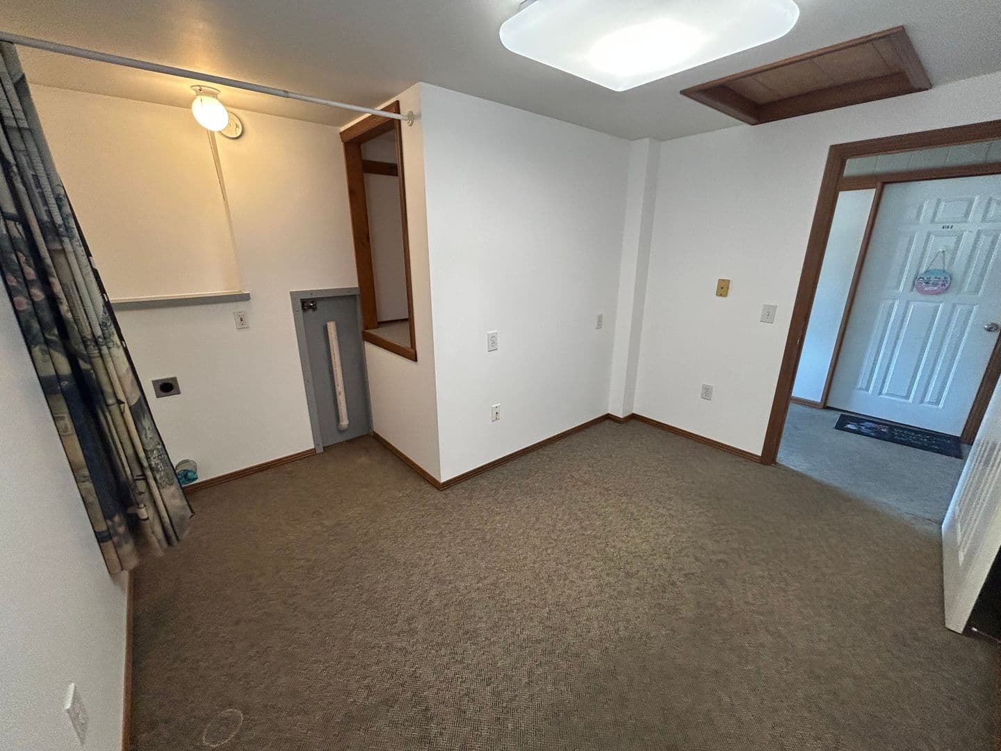 Quincy Apartment: 616 N 13th
