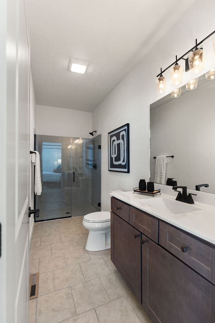 Quincy Townhome: 201 S 8th