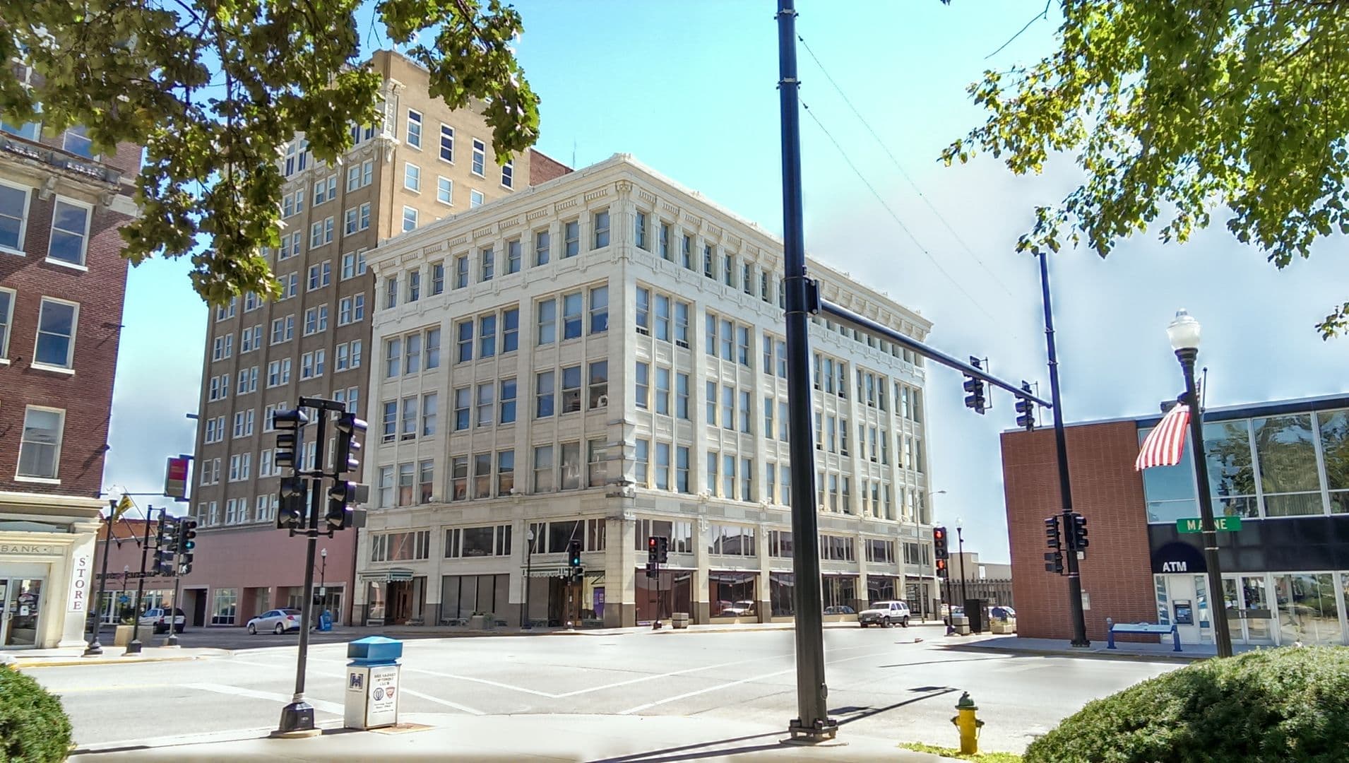 Quincy Apartment: 500 Maine St.