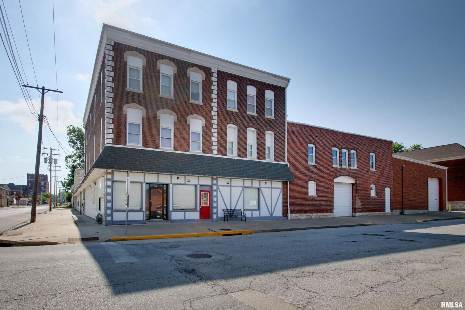 Quincy Apartment: 301-303 S. 7th