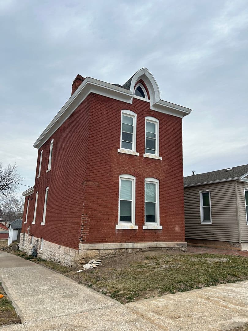 Quincy Apartment: 1001 Kentucky