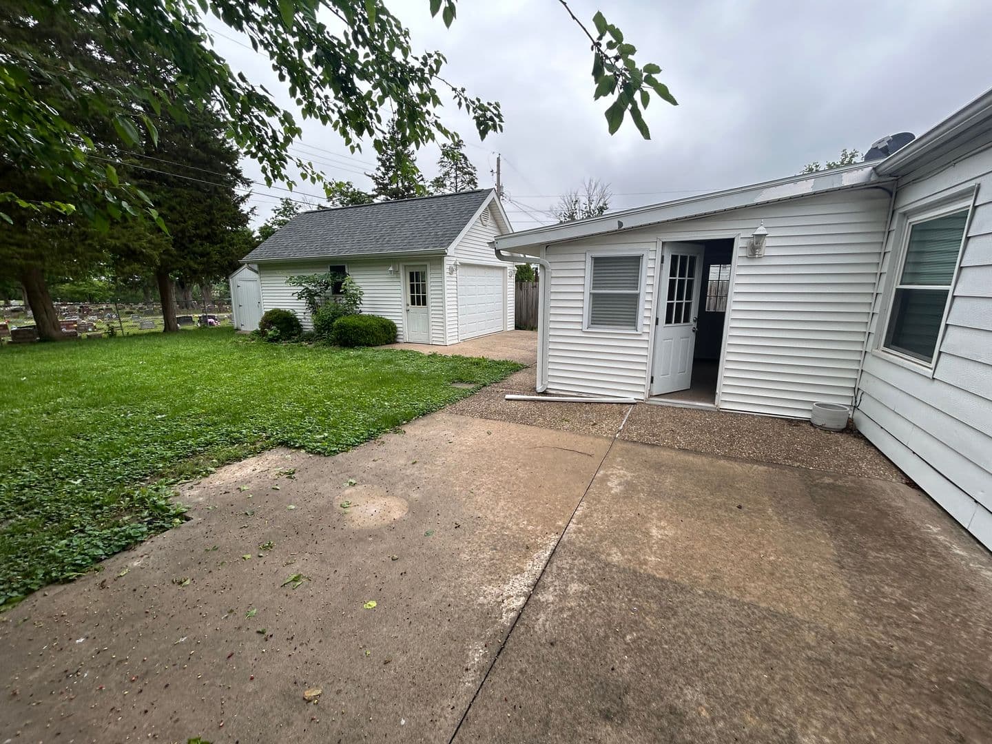 Quincy House: 1700 West Granview