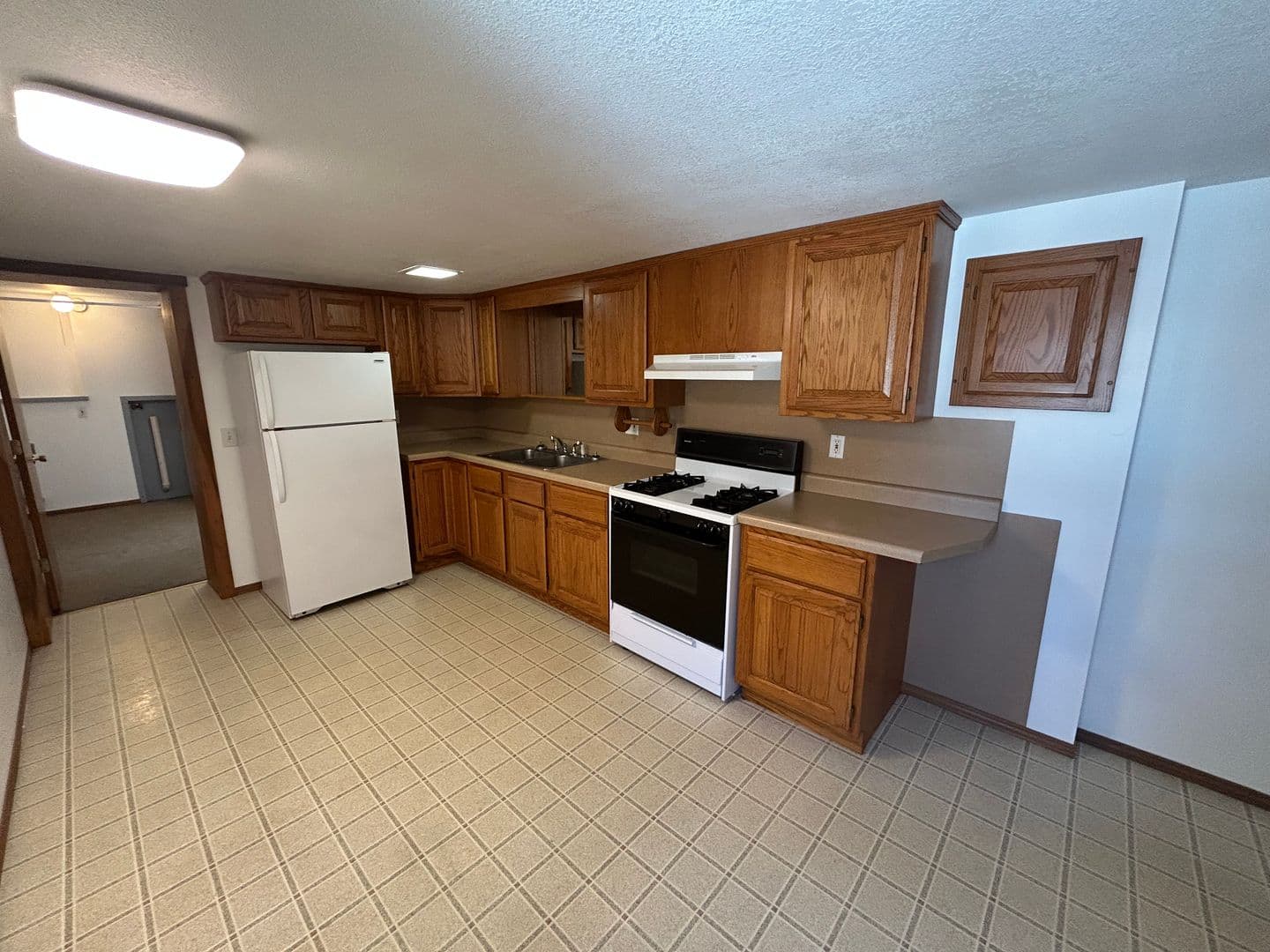 Quincy Apartment: 616 N 13th
