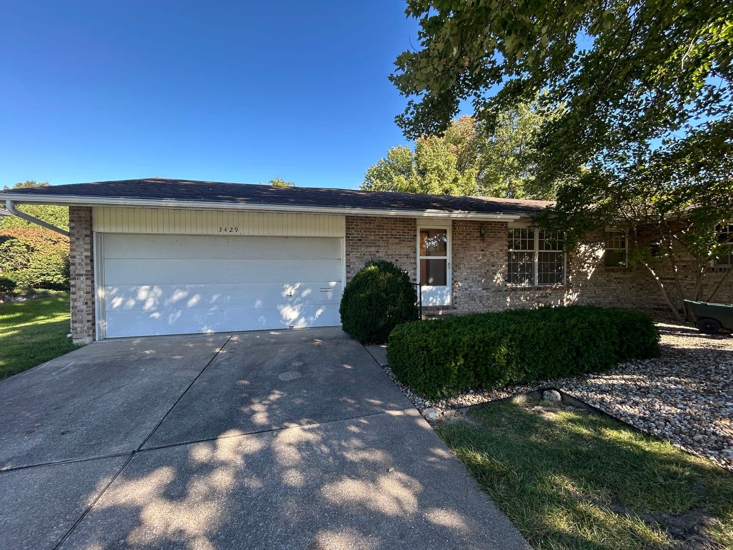 Quincy Apartment: 3429-3431 S Glendale