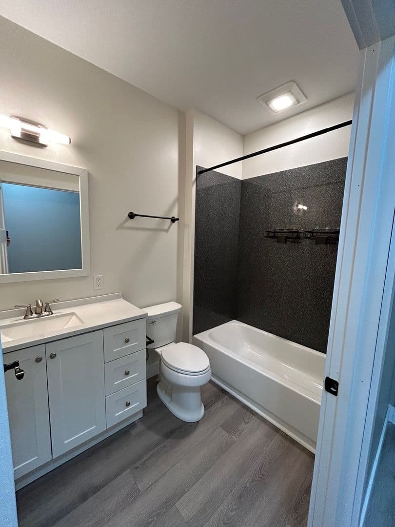 Quincy Apartment: 110 S 11th