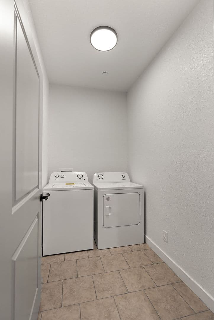 Quincy Townhome: 201 S 8th