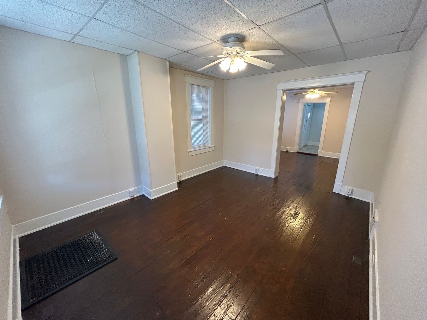 Quincy Apartment: 929-931 Kentucky