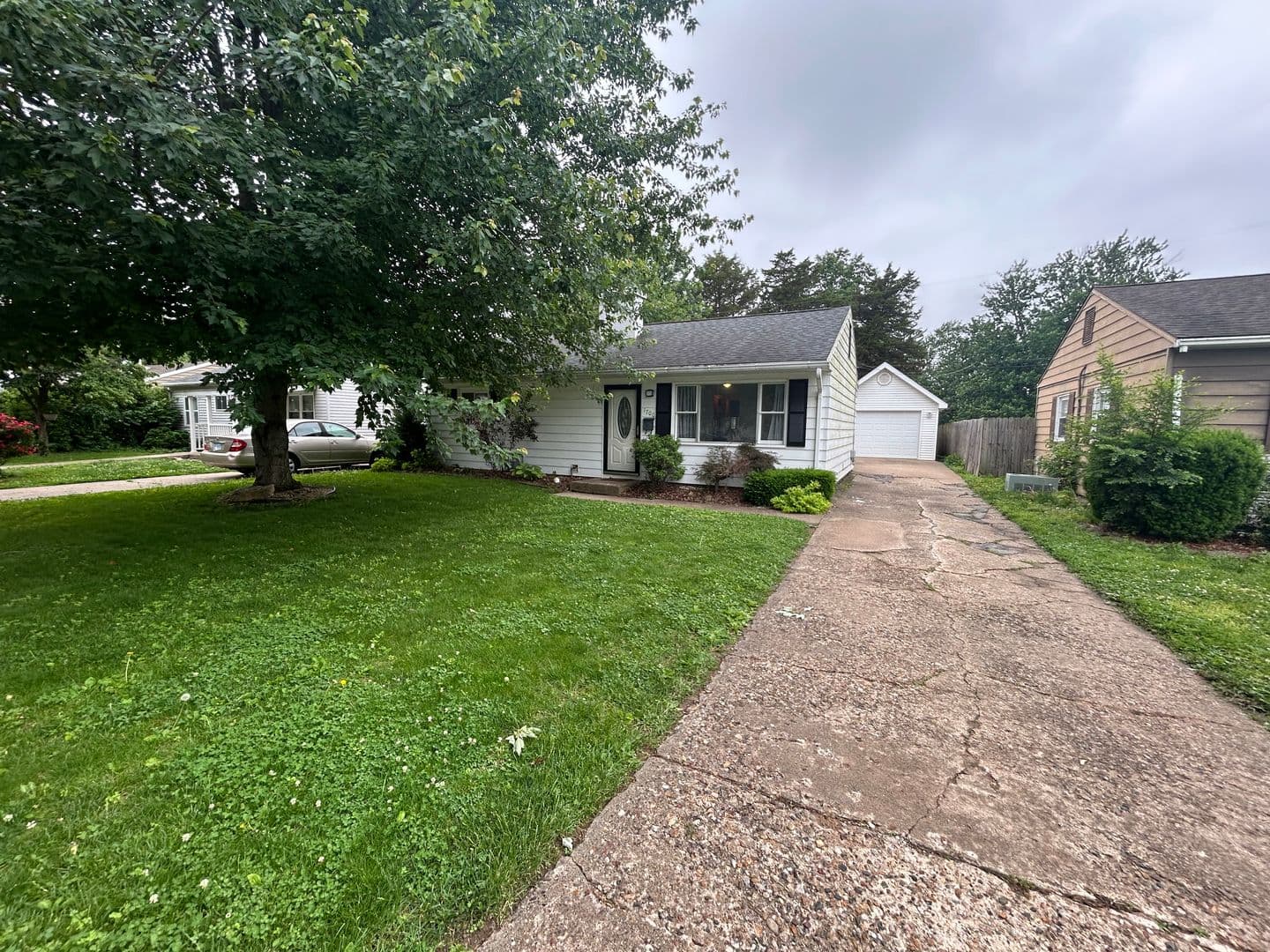 Quincy House: 1700 West Granview