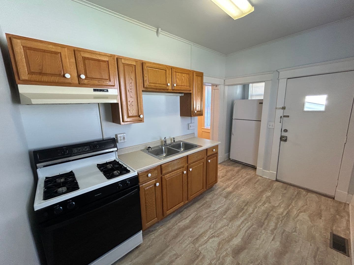 Quincy Apartment: 929-931 Kentucky