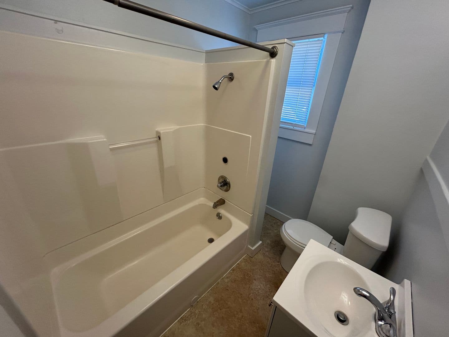 Quincy Apartment: 929-931 Kentucky